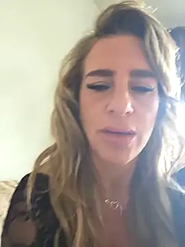 Snapshot of LaLynn chatting on March 1, 2026, 1:13 pm LaLynn online show from March 1, 2026, 1:13 pm