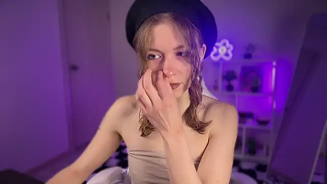 KellySunn online show from April 19, 2026, 8:02 am