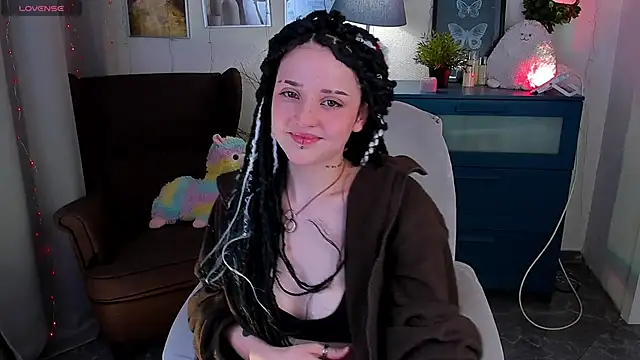 Snapshot of SarahShelby chatting on January 7, 2026, 5:54 am SarahShelby online show from January 7, 2026, 5:54 am