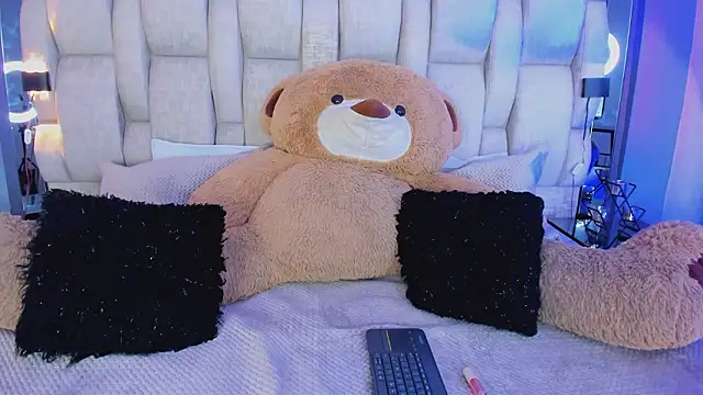  PaulinaDoll  online show from March 28, 2026, 3:50 am