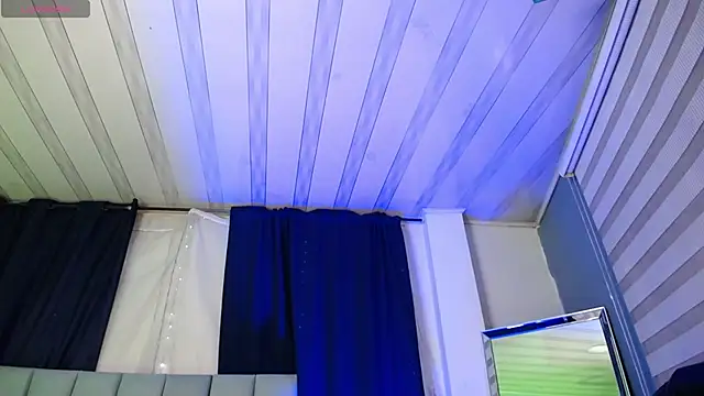 Snapshot of Emilyy05_ chatting on December 21, 2025, 3:35 am Emilyy05 online show from December 21, 2025, 3:35 am