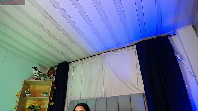 Snapshot of Emilyy05_ chatting on December 23, 2025, 3:15 am Emilyy05 online show from December 23, 2025, 3:15 am