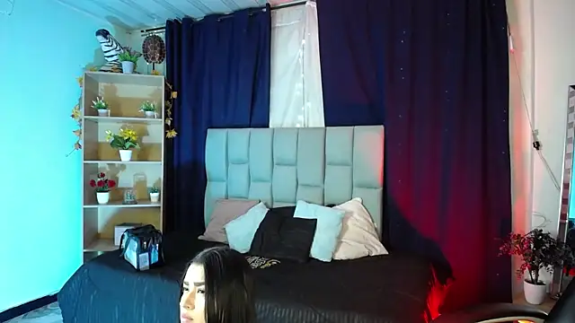 Snapshot of Emilyy05_ chatting on January 6, 2026, 3:10 am Emilyy05 online show from January 6, 2026, 3:10 am