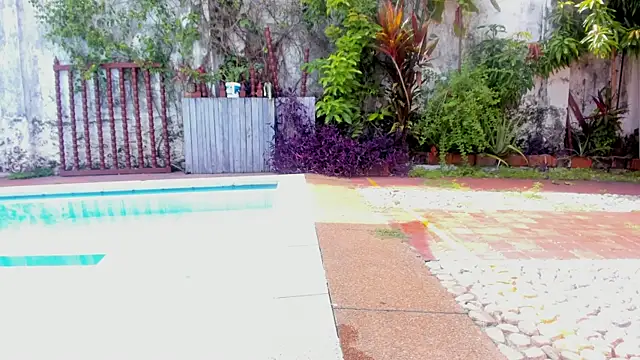 Niky Thomson online show from January 10, 2026, 6:42 pm