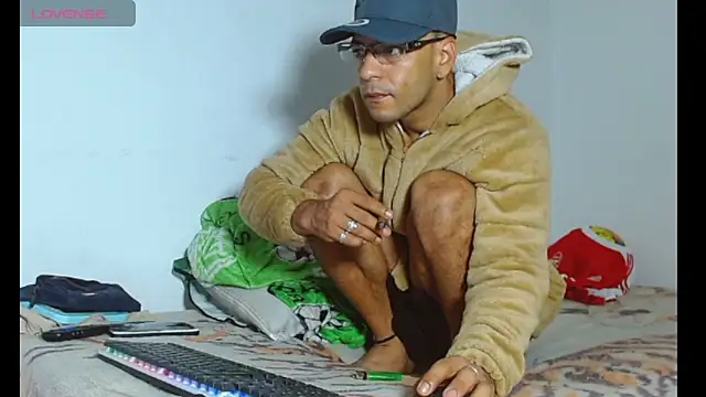 Snapshot of Alphamaster_92 chatting on May 10, 2026, 10:20 am Alphamaster 92 online show from May 10, 2026, 10:20 am