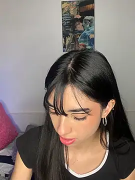 junorise23 online show from March 31, 2026, 5:52 am