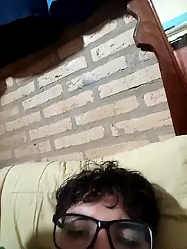 Snapshot of tu_mejor_amiguito chatting on December 22, 2025, 5:32 pm tu mejor amiguito online show from December 22, 2025, 5:32 pm