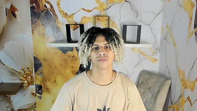 Snapshot of Victor_LatinBoy chatting on February 8, 2026, 3:21 am Victor LatinBoy online show from February 8, 2026, 3:21 am