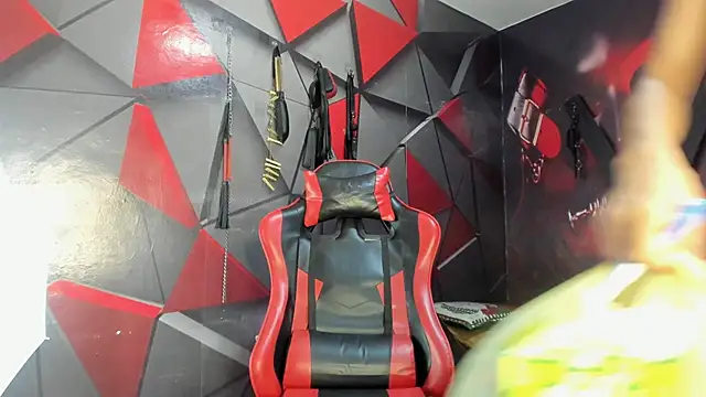 Snapshot of Victor_LatinBoy chatting on February 8, 2026, 7:39 pm Victor LatinBoy online show from February 8, 2026, 7:39 pm