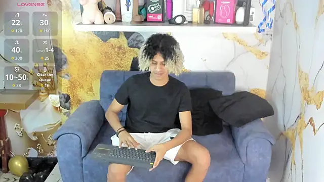 Snapshot of Victor_LatinBoy chatting on February 25, 2026, 4:22 am Victor LatinBoy online show from February 25, 2026, 4:22 am