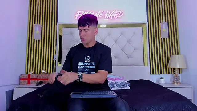 Snapshot of Sweet_kevin1 chatting on January 9, 2026, 6:16 am Sweet kevin1 online show from January 9, 2026, 6:16 am