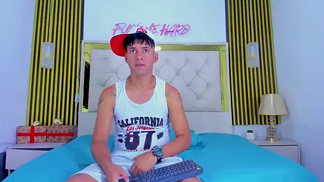 Snapshot of Sweet_kevin1 chatting on January 11, 2026, 6:18 am Sweet kevin1 online show from January 11, 2026, 6:18 am