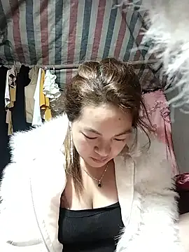 Snapshot of Lucky_cutee chatting on January 9, 2026, 11:28 pm Lucky cutee online show from January 9, 2026, 11:28 pm