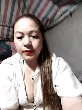 Snapshot of Lucky_cutee chatting on January 13, 2026, 11:43 pm Lucky cutee online show from January 13, 2026, 11:43 pm