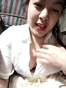 Snapshot of Lucky_cutee chatting on January 14, 2026, 12:11 pm Lucky cutee online show from January 14, 2026, 12:11 pm