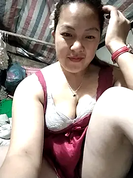 Snapshot of Lucky_cutee chatting on April 18, 2026, 12:09 pm Lucky cutee online show from April 18, 2026, 12:09 pm