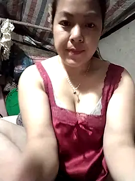 Snapshot of Lucky_cutee chatting on April 19, 2026, 11:20 am Lucky cutee online show from April 19, 2026, 11:20 am
