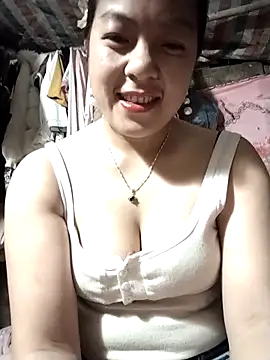 Snapshot of Lucky_cutee chatting on May 10, 2026, 11:54 pm Lucky cutee online show from May 10, 2026, 11:54 pm