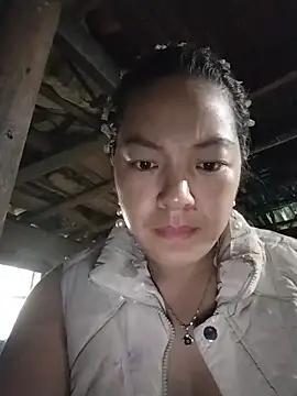 Snapshot of Lucky_cutee chatting on May 21, 2026, 11:23 pm Lucky cutee online show from May 21, 2026, 11:23 pm