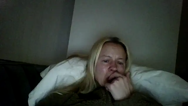 Snapshot of jennyblondeuk chatting on March 23, 2026, 10:58 pm jennyblondeuk online show from March 23, 2026, 10:58 pm