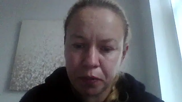 Snapshot of jennyblondeuk chatting on March 27, 2026, 5:34 pm jennyblondeuk online show from March 27, 2026, 5:34 pm