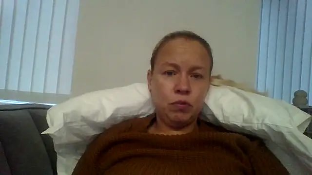Snapshot of jennyblondeuk chatting on March 29, 2026, 6:19 pm jennyblondeuk online show from March 29, 2026, 6:19 pm