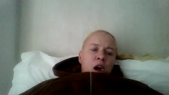 Snapshot of jennyblondeuk chatting on April 14, 2026, 2:56 pm jennyblondeuk online show from April 14, 2026, 2:56 pm