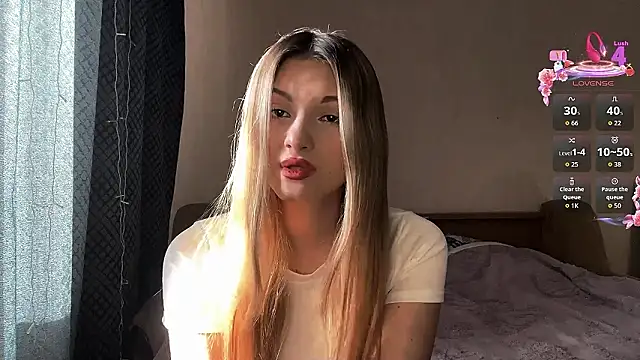 Snapshot of EmllyLighty chatting on February 11, 2026, 8:41 am EmllyLighty online show from February 11, 2026, 8:41 am