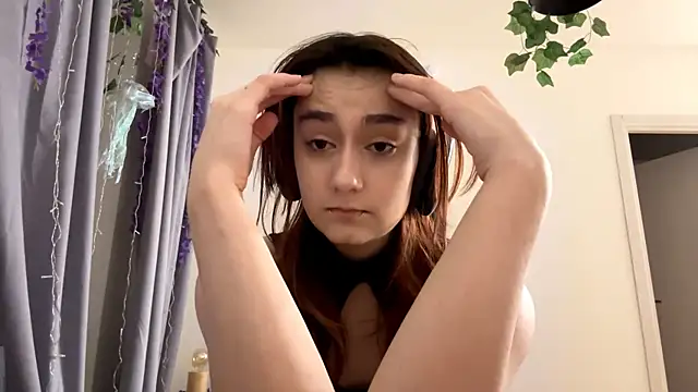 Snapshot of LoftingMumps chatting on December 22, 2025, 1:46 am LoftingMumps online show from December 22, 2025, 1:46 am