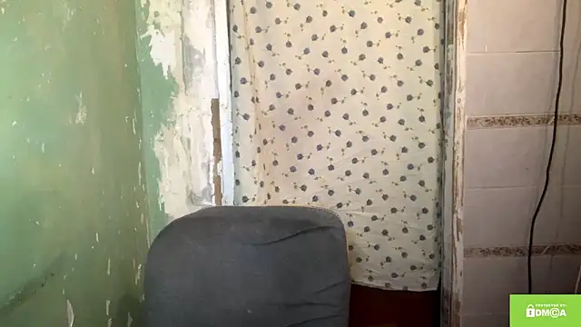 EstherKiester online show from January 9, 2026, 9:38 pm