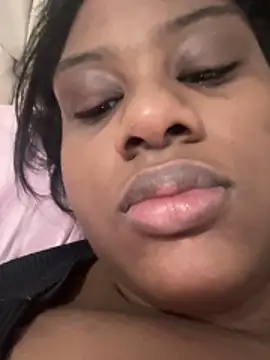 Snapshot of amorasecy chatting on December 23, 2025, 9:18 am amorasecy online show from December 23, 2025, 9:18 am