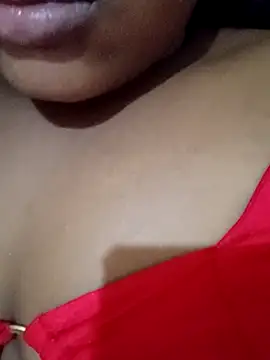 amorasecy online show from March 26, 2026, 10:43 am