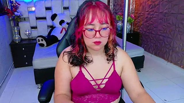 Nami Nerona online show from January 6, 2026, 1:04 pm