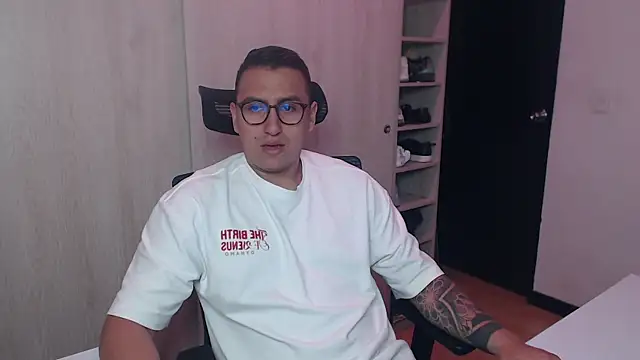 DanteVesper online show from April 19, 2026, 4:01 am