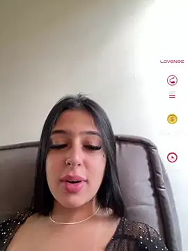 Snapshot of jujuarantes__2026 chatting on May 8, 2026, 1:27 pm jujuarantes 2026 online show from May 8, 2026, 1:27 pm