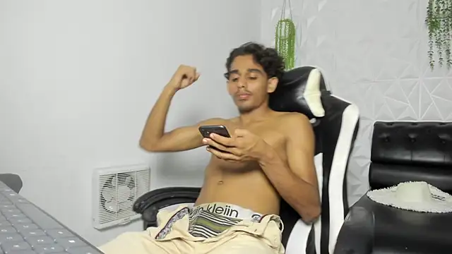 danny hot23  online show from April 6, 2026, 2:53 am