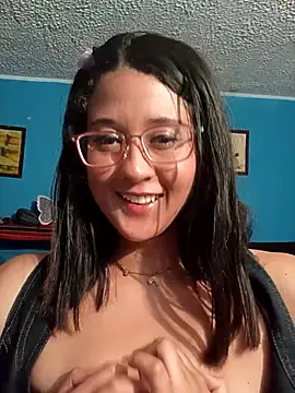 SweetDeya online show from May 8, 2026, 4:18 am