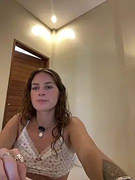 Snapshot of miamiamuse chatting on February 1, 2026, 12:53 am miamiamuse online show from February 1, 2026, 12:53 am