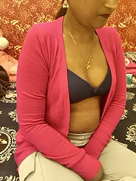 Snapshot of sexy-mahi_ chatting on January 13, 2026, 6:24 pm sexy-mahi online show from January 13, 2026, 6:24 pm