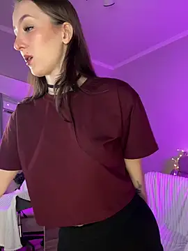 LuxBrunette  online show from April 7, 2026, 5:08 am