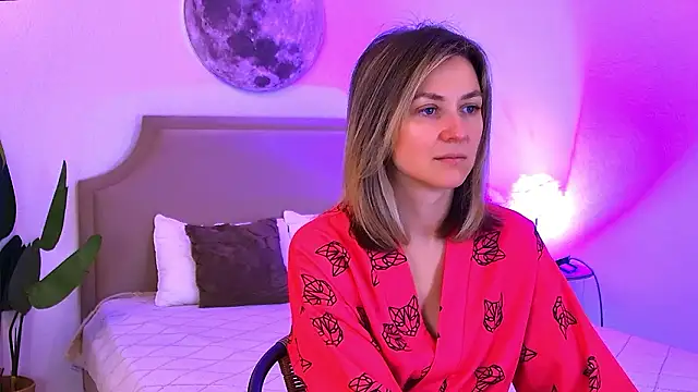 Snapshot of EmeraldGlow chatting on February 21, 2026, 2:40 pm EmeraldGlow online show from February 21, 2026, 2:40 pm