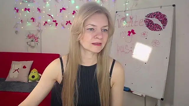 Snapshot of MelissaTyler chatting on May 3, 2026, 5:24 am MelissaTyler online show from May 3, 2026, 5:24 am