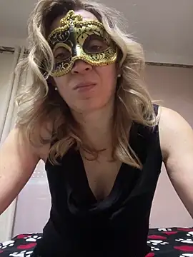 SexyMamiVee online show from February 18, 2026, 12:01 pm