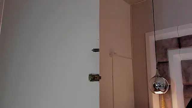 Snapshot of ElenaWatsonn chatting on January 5, 2026, 7:50 pm ElenaWatsonn online show from January 5, 2026, 7:50 pm