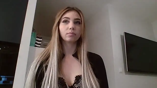 Snapshot of TeenLily chatting on February 2, 2026, 7:56 pm TeenLily online show from February 2, 2026, 7:56 pm