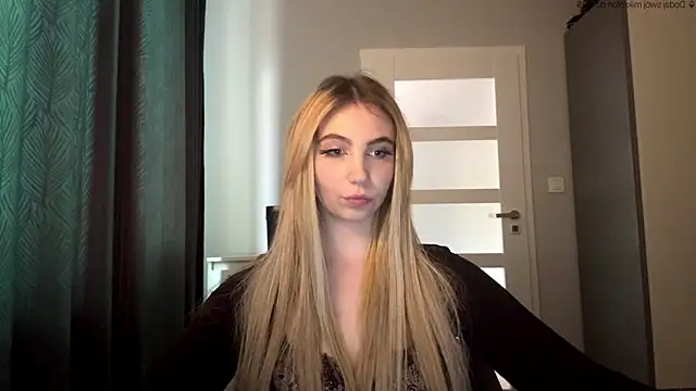 Snapshot of TeenLily chatting on May 19, 2026, 5:30 pm TeenLily online show from May 19, 2026, 5:30 pm