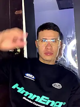 Snapshot of Latin_Paisa_Boy chatting on January 11, 2026, 2:38 am Latin Paisa Boy online show from January 11, 2026, 2:38 am