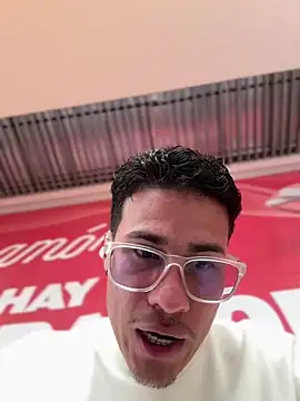 Latin Paisa Boy online show from March 30, 2026, 4:52 pm