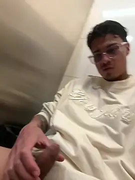 Snapshot of Latin_Paisa_Boy chatting on June 24, 2026, 9:14 pm Latin Paisa Boy online show from June 24, 2026, 9:14 pm