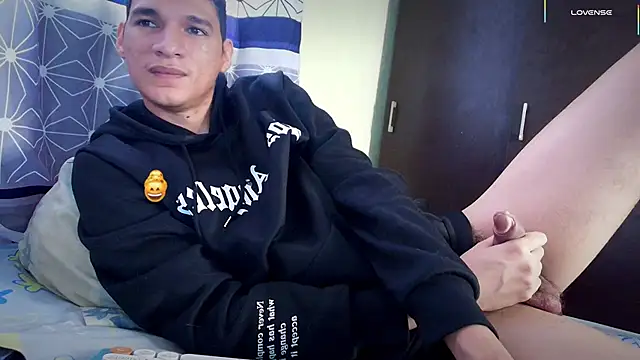 Snapshot of LeonS_20cm chatting on January 10, 2026, 10:58 pm LeonS 20cm online show from January 10, 2026, 10:58 pm